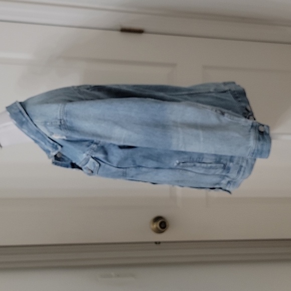 Madewell Size M Oversized Jean Jacket, Distressed, Medium Wash, Exc. Usede Cond. - Picture 4 of 12